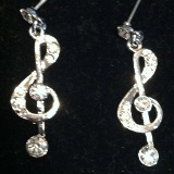 Small Treble Clef with Large Stone